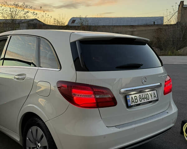 Белый Мерседес Б-класс, объемом двигателя 0 л и пробегом 81 тыс. км за 10950 $, фото 33 на Automoto.ua