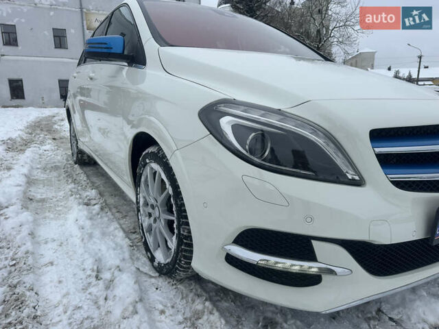 Белый Мерседес Б-класс, объемом двигателя 0 л и пробегом 67 тыс. км за 10900 $, фото 9 на Automoto.ua