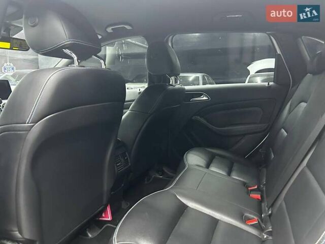 Белый Мерседес Б-класс, объемом двигателя 0 л и пробегом 132 тыс. км за 12200 $, фото 12 на Automoto.ua