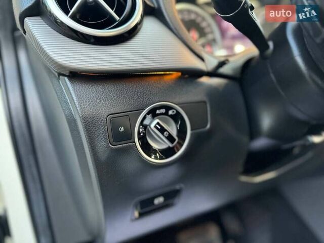 Белый Мерседес Б-класс, объемом двигателя 0 л и пробегом 82 тыс. км за 9800 $, фото 32 на Automoto.ua