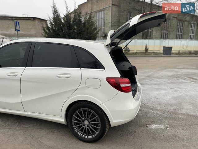 Мерседес Б-класс 2015 в Ровно на Automoto.ua Белый Мерседес Б-класс, объемом двигателя 0 л и пробегом 121 тыс. км за 13000 $, фото 34 на Automoto.ua