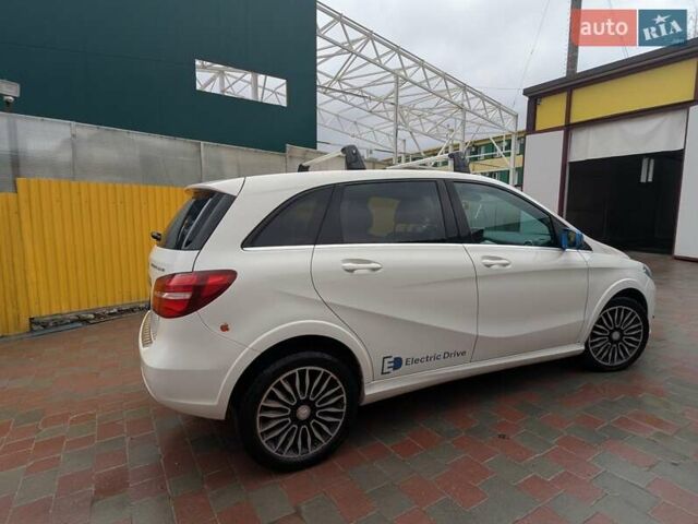 Білий Мерседес Б-клас, об'ємом двигуна 0 л та пробігом 134 тис. км за 10300 $, фото 6 на Automoto.ua