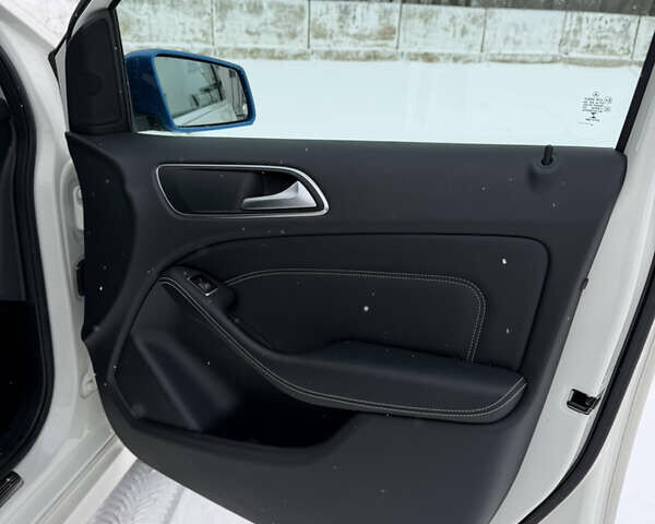 Білий Мерседес Б-клас, об'ємом двигуна 0 л та пробігом 99 тис. км за 10200 $, фото 21 на Automoto.ua