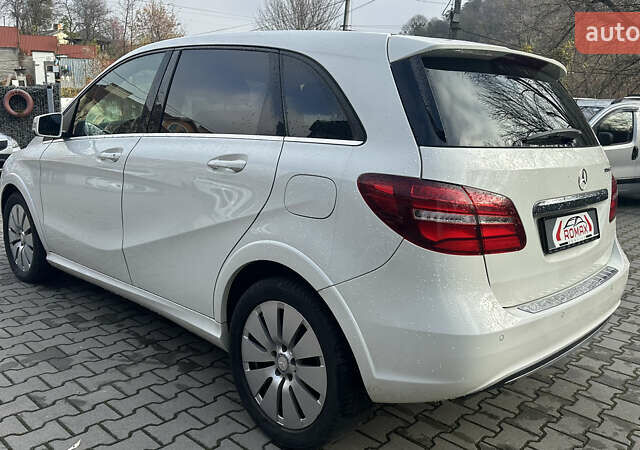 Белый Мерседес Б-класс, объемом двигателя 0 л и пробегом 72 тыс. км за 9400 $, фото 5 на Automoto.ua