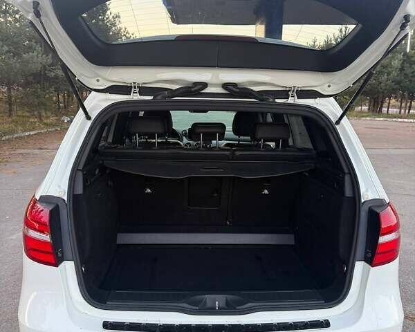 Белый Мерседес Б-класс, объемом двигателя 0 л и пробегом 146 тыс. км за 10700 $, фото 11 на Automoto.ua