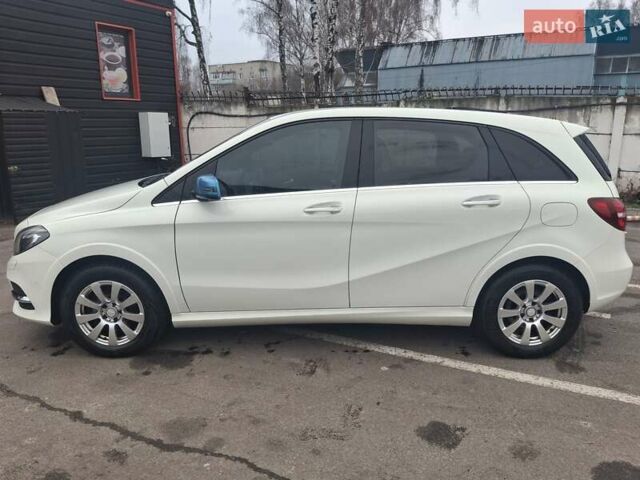 Белый Мерседес Б-класс, объемом двигателя 0 л и пробегом 87 тыс. км за 11500 $, фото 5 на Automoto.ua