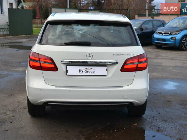 Білий Мерседес Б-клас, об'ємом двигуна 0 л та пробігом 104 тис. км за 10799 $, фото 8 на Automoto.ua