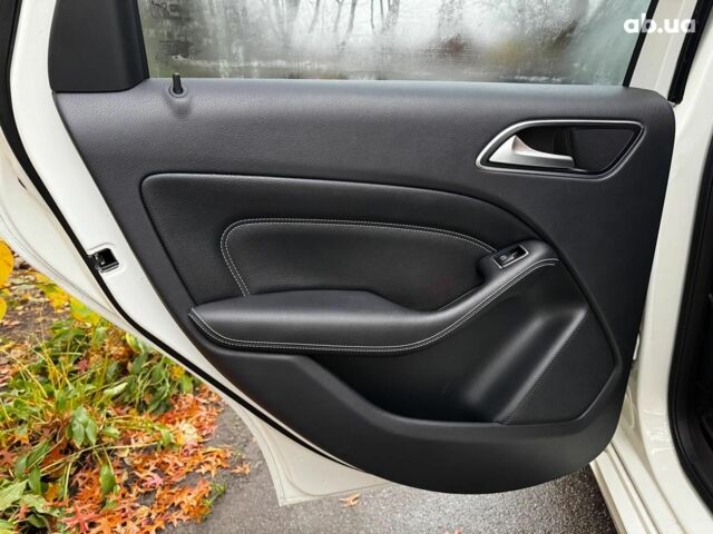 Белый Мерседес Б-класс, объемом двигателя 0 л и пробегом 120 тыс. км за 9440 $, фото 23 на Automoto.ua