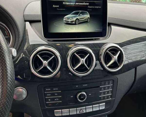 Белый Мерседес Б-класс, объемом двигателя 0 л и пробегом 104 тыс. км за 11300 $, фото 34 на Automoto.ua