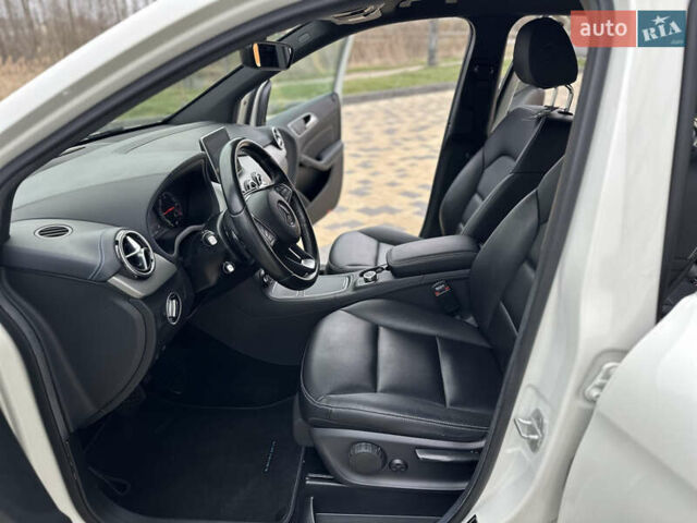 Білий Мерседес Б-клас, об'ємом двигуна 0 л та пробігом 78 тис. км за 11200 $, фото 21 на Automoto.ua