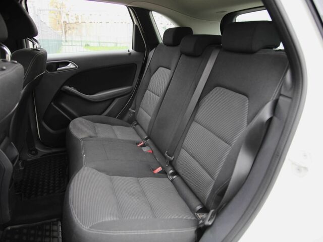 Белый Мерседес Б-класс, объемом двигателя 0 л и пробегом 158 тыс. км за 9500 $, фото 7 на Automoto.ua