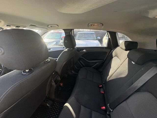 Білий Мерседес Б-клас, об'ємом двигуна 0 л та пробігом 147 тис. км за 8700 $, фото 17 на Automoto.ua