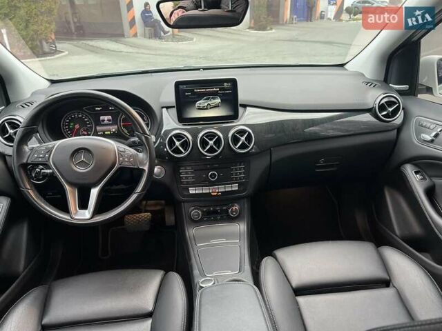 Белый Мерседес Б-класс, объемом двигателя 0 л и пробегом 65 тыс. км за 13500 $, фото 18 на Automoto.ua