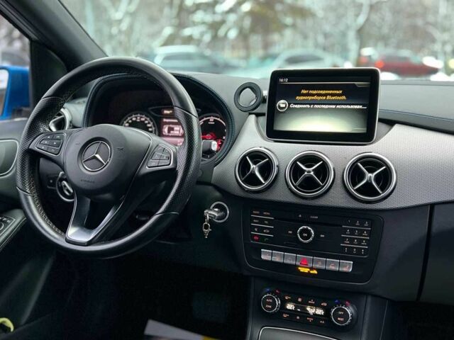 Белый Мерседес Б-класс, объемом двигателя 0 л и пробегом 146 тыс. км за 11700 $, фото 18 на Automoto.ua