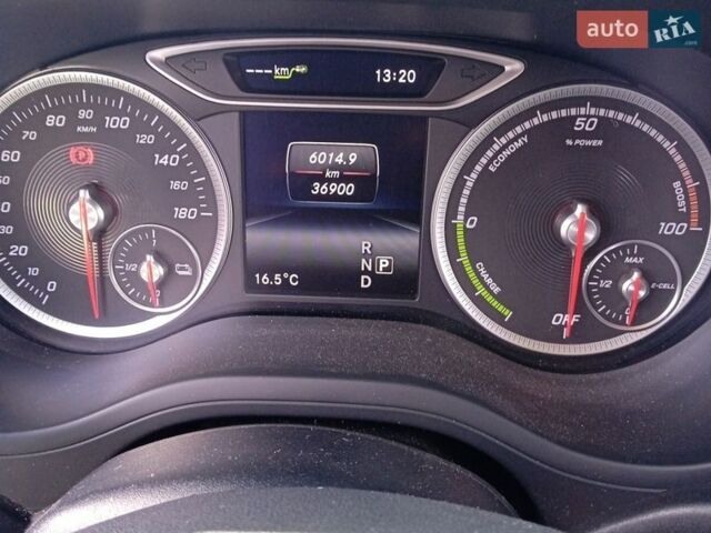 Білий Мерседес Б-клас, об'ємом двигуна 0 л та пробігом 37 тис. км за 12000 $, фото 21 на Automoto.ua