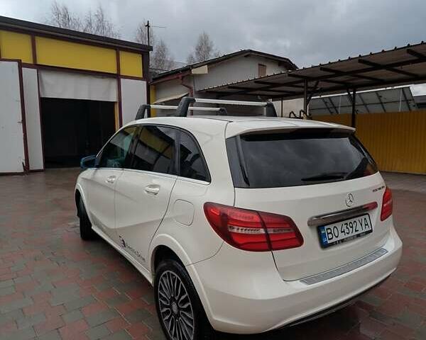 Білий Мерседес Б-клас, об'ємом двигуна 0 л та пробігом 134 тис. км за 10300 $, фото 4 на Automoto.ua