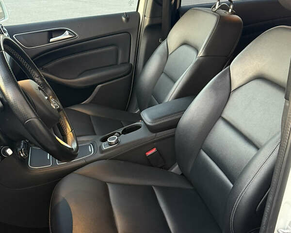 Белый Мерседес Б-класс, объемом двигателя 0 л и пробегом 81 тыс. км за 10950 $, фото 46 на Automoto.ua