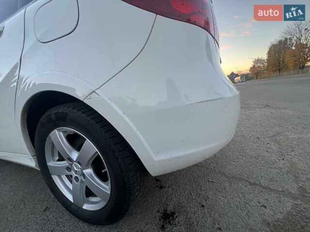 Белый Мерседес Б-класс, объемом двигателя 0 л и пробегом 108 тыс. км за 11500 $, фото 9 на Automoto.ua