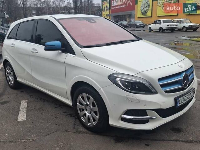 Белый Мерседес Б-класс, объемом двигателя 0 л и пробегом 87 тыс. км за 11500 $, фото 4 на Automoto.ua