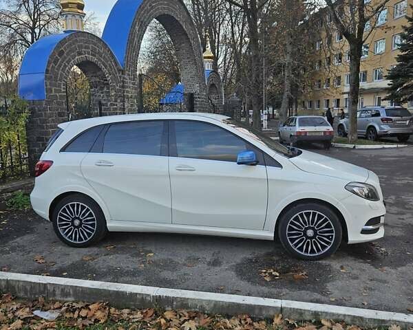 Белый Мерседес Б-класс, объемом двигателя 0 л и пробегом 86 тыс. км за 10800 $, фото 9 на Automoto.ua