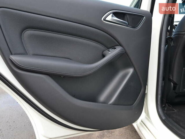 Білий Мерседес Б-клас, об'ємом двигуна 0 л та пробігом 104 тис. км за 10799 $, фото 21 на Automoto.ua