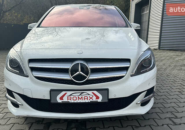 Белый Мерседес Б-класс, объемом двигателя 0 л и пробегом 72 тыс. км за 9400 $, фото 2 на Automoto.ua