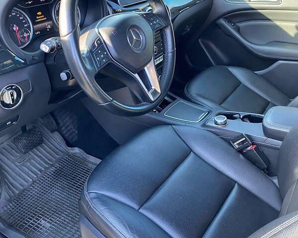 Білий Мерседес Б-клас, об'ємом двигуна 0 л та пробігом 113 тис. км за 10500 $, фото 3 на Automoto.ua