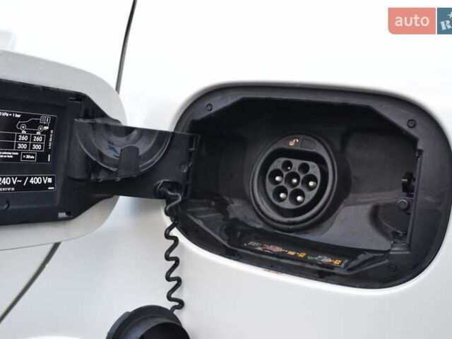 Білий Мерседес Б-клас, об'ємом двигуна 0 л та пробігом 104 тис. км за 10799 $, фото 28 на Automoto.ua