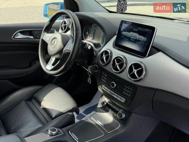 Белый Мерседес Б-класс, объемом двигателя 0 л и пробегом 99 тыс. км за 10200 $, фото 14 на Automoto.ua