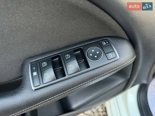 Белый Мерседес Б-класс, объемом двигателя 0 л и пробегом 82 тыс. км за 9800 $, фото 29 на Automoto.ua