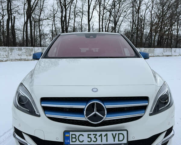 Білий Мерседес Б-клас, об'ємом двигуна 0 л та пробігом 99 тис. км за 10200 $, фото 3 на Automoto.ua