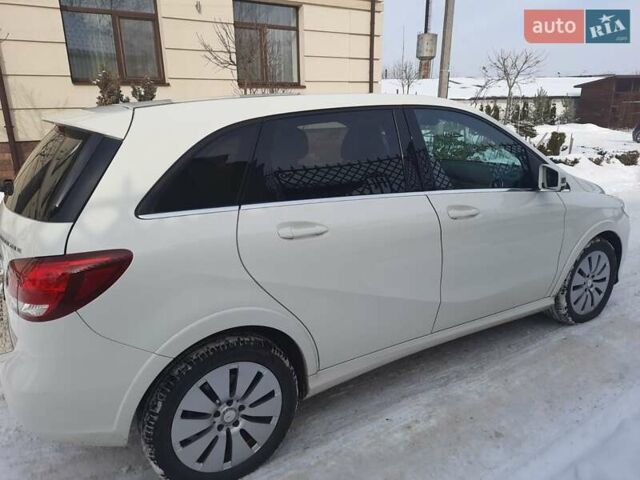 Белый Мерседес Б-класс, объемом двигателя 0 л и пробегом 84 тыс. км за 9200 $, фото 15 на Automoto.ua