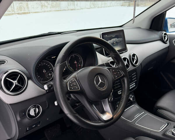 Білий Мерседес Б-клас, об'ємом двигуна 0 л та пробігом 99 тис. км за 10200 $, фото 13 на Automoto.ua