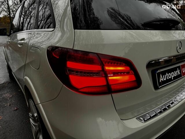 Белый Мерседес Б-класс, объемом двигателя 0 л и пробегом 120 тыс. км за 9440 $, фото 8 на Automoto.ua