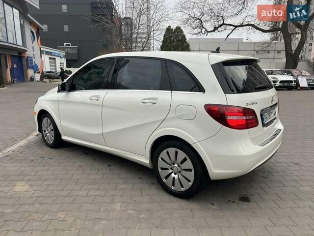 Белый Мерседес Б-класс, объемом двигателя 0 л и пробегом 65 тыс. км за 13500 $, фото 8 на Automoto.ua