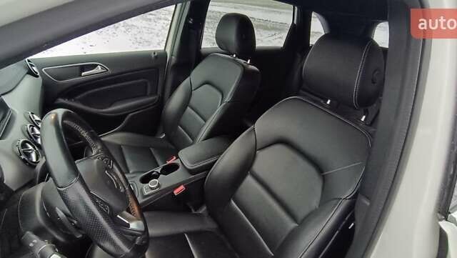 Білий Мерседес Б-клас, об'ємом двигуна 0 л та пробігом 120 тис. км за 10000 $, фото 13 на Automoto.ua