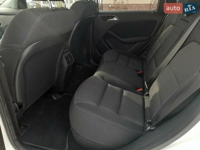 Белый Мерседес Б-класс, объемом двигателя 0 л и пробегом 84 тыс. км за 9200 $, фото 36 на Automoto.ua