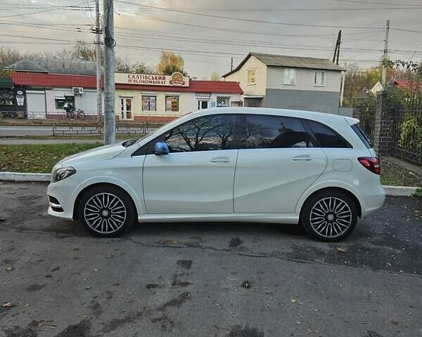 Белый Мерседес Б-класс, объемом двигателя 0 л и пробегом 86 тыс. км за 10800 $, фото 6 на Automoto.ua