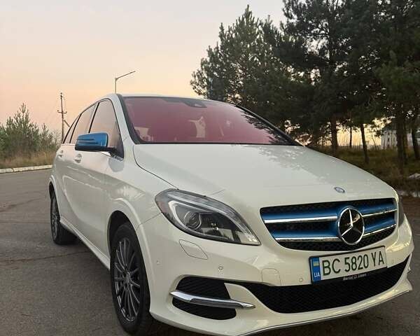 Білий Мерседес Б-клас, об'ємом двигуна 0 л та пробігом 146 тис. км за 11300 $, фото 2 на Automoto.ua