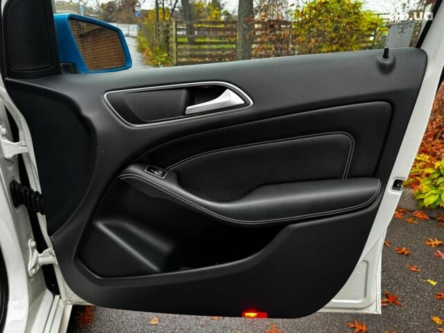 Белый Мерседес Б-класс, объемом двигателя 0 л и пробегом 120 тыс. км за 9440 $, фото 28 на Automoto.ua