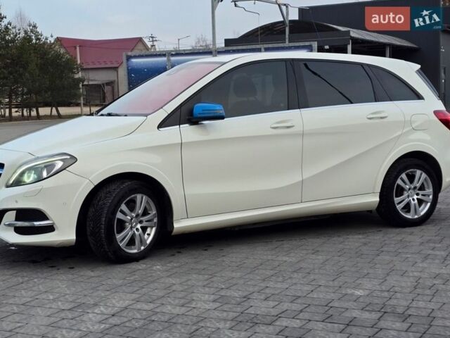 Білий Мерседес Б-клас, об'ємом двигуна 0 л та пробігом 115 тис. км за 9899 $, фото 1 на Automoto.ua