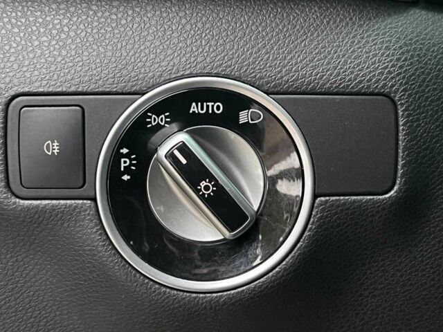 Белый Мерседес Б-класс, объемом двигателя 0 л и пробегом 146 тыс. км за 11700 $, фото 16 на Automoto.ua