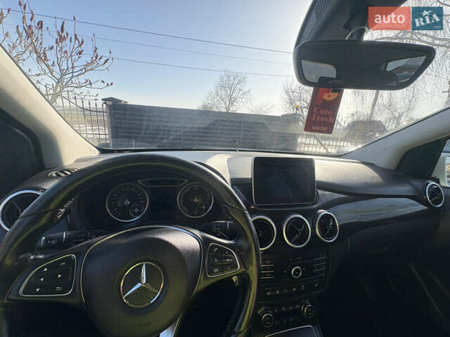 Білий Мерседес Б-клас, об'ємом двигуна 0 л та пробігом 147 тис. км за 8700 $, фото 24 на Automoto.ua