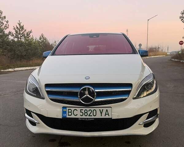 Білий Мерседес Б-клас, об'ємом двигуна 0 л та пробігом 146 тис. км за 11300 $, фото 1 на Automoto.ua