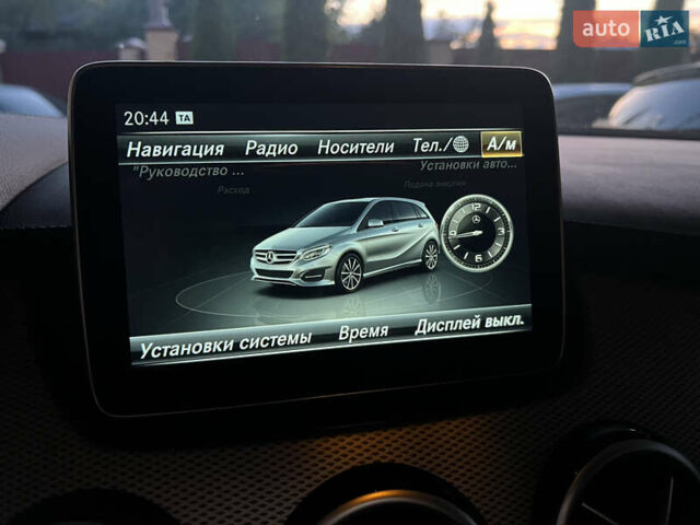 Белый Мерседес Б-класс, объемом двигателя 0 л и пробегом 108 тыс. км за 9999 $, фото 111 на Automoto.ua