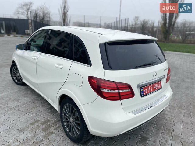 Белый Мерседес Б-класс, объемом двигателя 0 л и пробегом 103 тыс. км за 9500 $, фото 2 на Automoto.ua