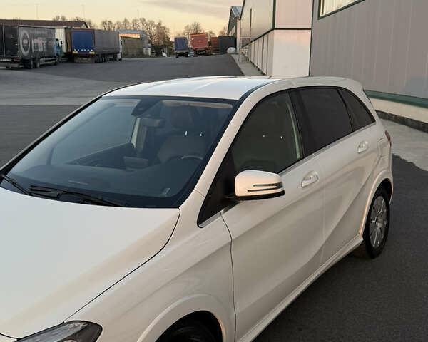 Белый Мерседес Б-класс, объемом двигателя 0 л и пробегом 81 тыс. км за 10950 $, фото 21 на Automoto.ua