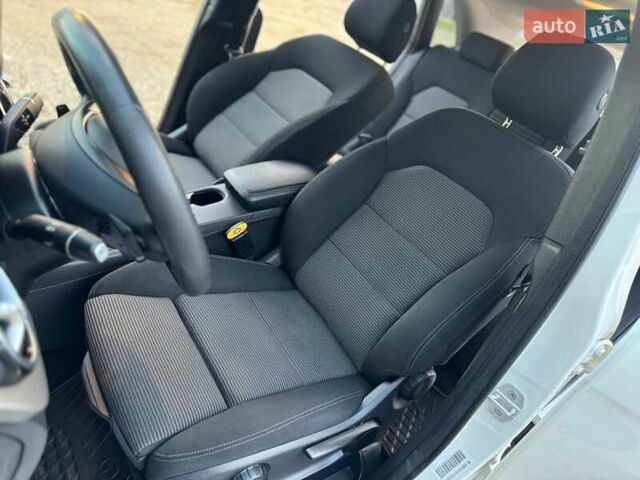 Белый Мерседес Б-класс, объемом двигателя 0 л и пробегом 82 тыс. км за 9800 $, фото 30 на Automoto.ua