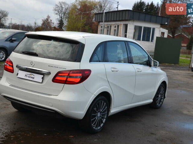 Білий Мерседес Б-клас, об'ємом двигуна 0 л та пробігом 104 тис. км за 10799 $, фото 6 на Automoto.ua