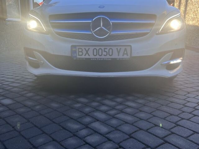 Белый Мерседес Б-класс, объемом двигателя 0 л и пробегом 82 тыс. км за 10500 $, фото 1 на Automoto.ua